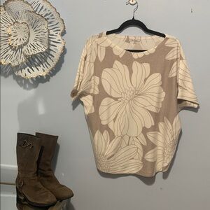 Vila Milano very soft size medium lightweight sweater